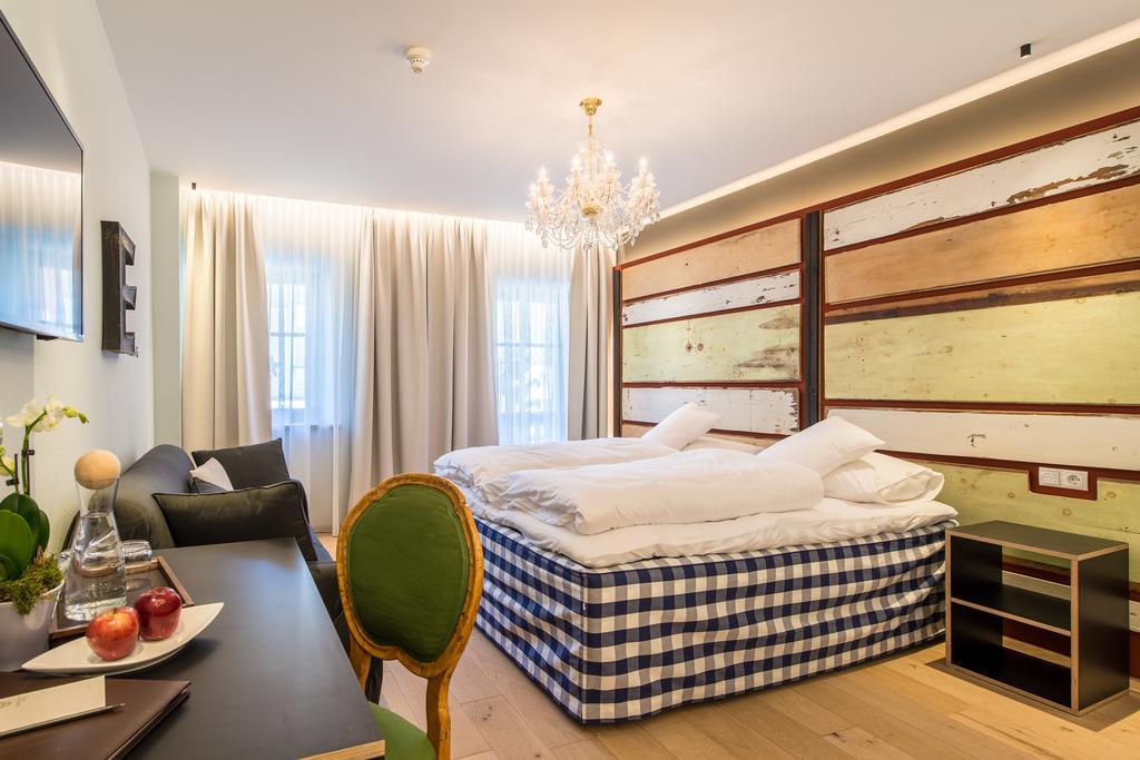 Adler Suite & Stube Villabassa Habitación foto